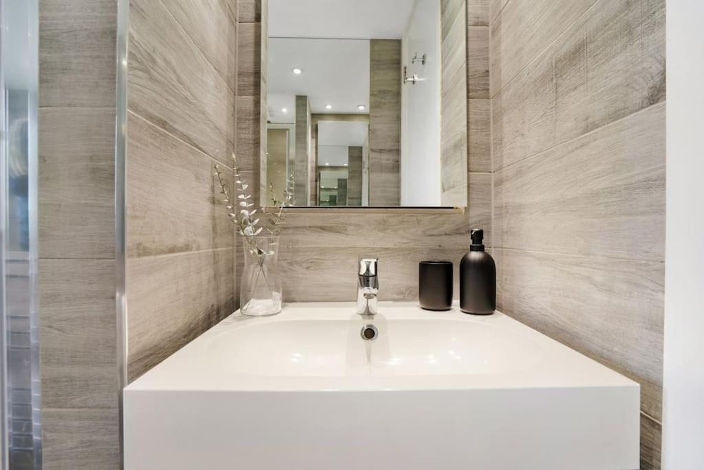 The Camden Suite Bright & Beautiful 2-Bed City Retreat Лондон Экстерьер фото
