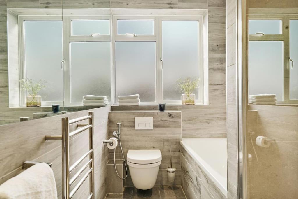 The Camden Suite Bright & Beautiful 2-Bed City Retreat Лондон Экстерьер фото